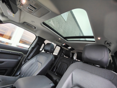 Land-Rover Defender 110 D240 SE 4X4 7PLACES TOIT PANO CARPLAY CAMERA 360°