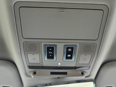 Land-Rover Defender 110 D240 SE 4X4 7PLACES TOIT PANO CARPLAY CAMERA 360°