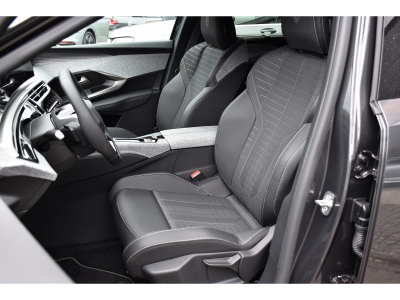 Peugeot 5008 GT Hybrid 145 e-DSC6