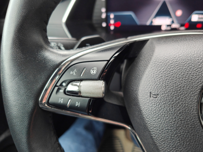 Skoda Octavia 2.0 TDI DSG CARPLAY GPS CAMERA LED SIEGES CHAUFF