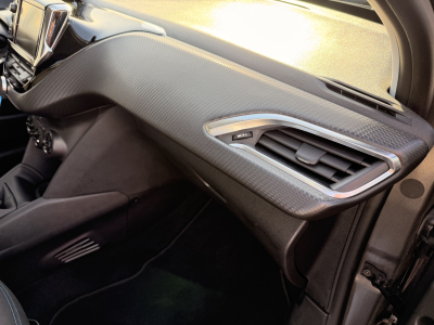 Peugeot 208 1.2 Signature 82