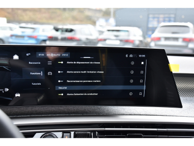 Peugeot 3008 1.2 Hybrid 145 GT e-DSC6