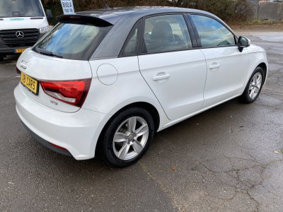 Audi A1 1,4TFsi Sportback S-Tronic 125cv