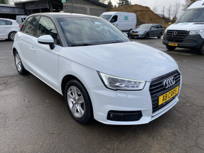 Audi A1 1,4TFsi Sportback S-Tronic 125cv