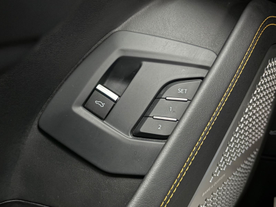 Lamborghini Urus Urus 4.0 V8 Autom./23Zoll/HEADUP/KERAMIK/NACHTSI