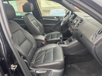 Volkswagen Tiguan VOLKSWAGEN TIGUAN R-LINE PANORAMA STANDHEIZUNG NAVI BII XENON LED