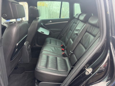 Volkswagen Tiguan VOLKSWAGEN TIGUAN R-LINE PANORAMA STANDHEIZUNG NAVI BII XENON LED