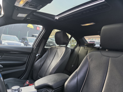 BMW 330 e iPERFORMANCE HAED UP HARMAN KARDON PANO CUIR NAVI