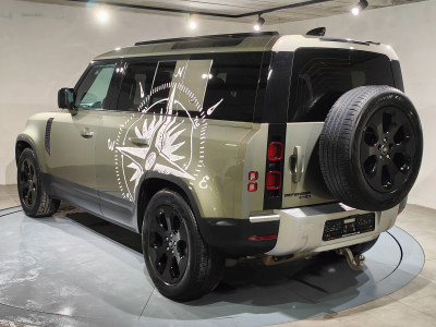 Land-Rover Defender 110 D240 SE 4X4 7PLACES