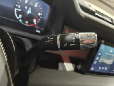 Land-Rover Defender 110 D240 SE 4X4 7PLACES