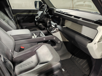 Land-Rover Defender 110 D240 SE 4X4 7PLACES