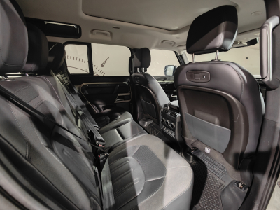 Land-Rover Defender 110 D240 SE 4X4 7PLACES