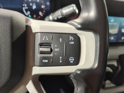 Land-Rover Defender 110 D240 SE 4X4 7PLACES