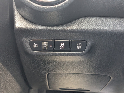 Kia Picanto 1.0i X-LINE GPS CUIR CLIM SIEGES ET VOLANT CHAUFFANTS