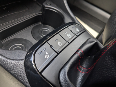 Kia Picanto 1.0i X-LINE GPS CUIR CLIM SIEGES ET VOLANT CHAUFFANTS