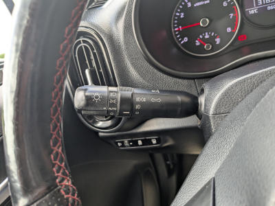 Kia Picanto 1.0i X-LINE GPS CUIR CLIM SIEGES ET VOLANT CHAUFFANTS