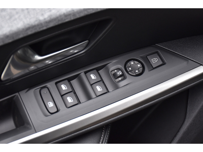 Peugeot 3008 1.2 Hybrid 145 Allure e-DSC6