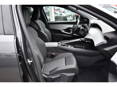 Peugeot 3008 1.2 Hybrid 145 Allure e-DSC6