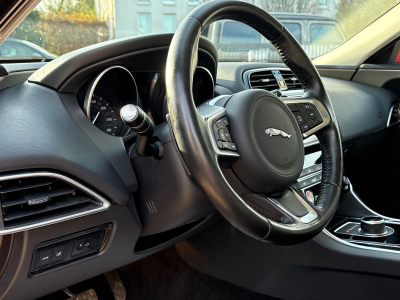 Jaguar XE 20d 180PS Prestige Automatik