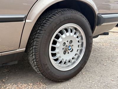 BMW 325 e A / Limousine/ Automatik / SD / H kenzeic