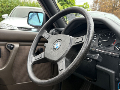 BMW 325 e A / Limousine/ Automatik / SD / H kenzeic