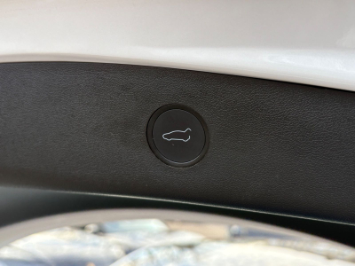 Tesla Model 3 Long Range Dual AWD/AUTOPILOT/