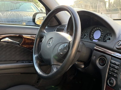 Mercedes-Benz E 200 Kompressor Limousine