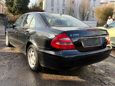 Mercedes-Benz E 200 Kompressor Limousine