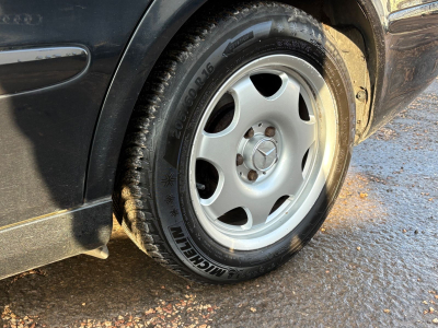 Mercedes-Benz E 200 Kompressor Limousine