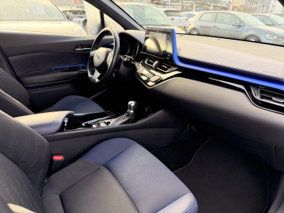 Toyota C-HR 1.8 Hybrid Style Selection