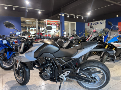 Suzuki GSX-8S 