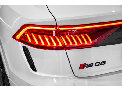 Audi RSQ8 V8