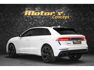 Audi RSQ8 V8