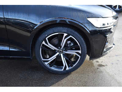 Volvo V60 2.0 B4 Plus Dark Geartronic