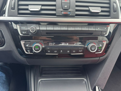 BMW 330 BMW 330 d Xdrive Sportline Panorama Head UP LED LEDER NAVI