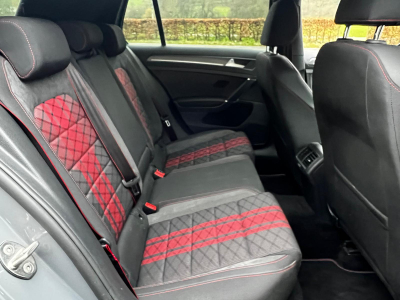 Volkswagen Golf GTI VII 2.0  GTI TCR 290