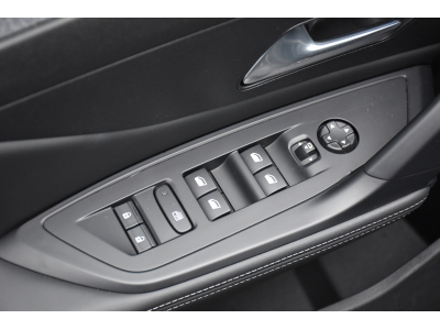 Peugeot 308 1.2 PureTech Allure EAT8