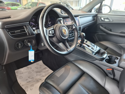 Porsche Macan 2.0 265 NEW MODEL PACK CHRONO PANO CUIR NAVI 1 HAND