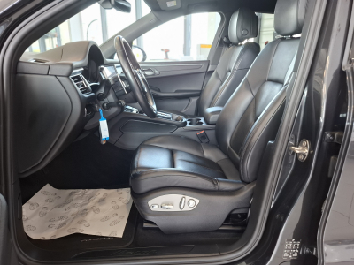 Porsche Macan 2.0 265 NEW MODEL PACK CHRONO PANO CUIR NAVI 1 HAND