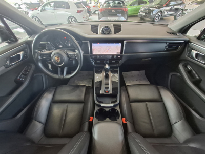 Porsche Macan 2.0 265 NEW MODEL PACK CHRONO PANO CUIR NAVI 1 HAND