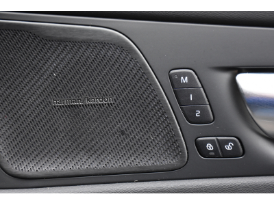 Volvo XC60 2.0 B4 Plus Dark Geartronic