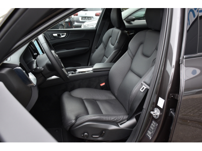 Volvo XC60 2.0 B4 Plus Dark Geartronic