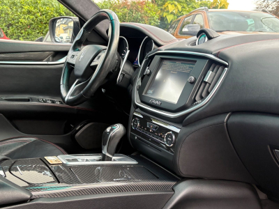 Maserati Ghibli S Q4 / 1.Hand/COC/