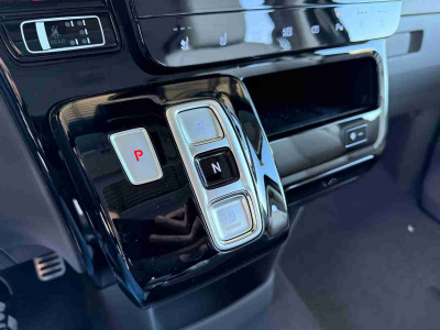 Hyundai Staria 1.6 T-GDI HEV 225 Luxury