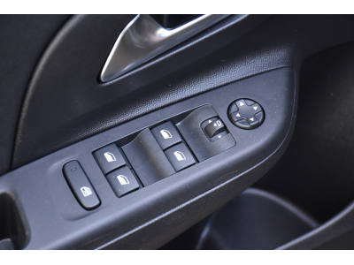 Opel Corsa 1.2 GS AT8