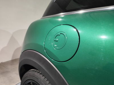 MINI Cooper SE 75 kW GPS CAMERA CARPLAY SIEGES CHAUFFANTS TETE HAUTE