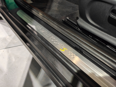 MINI Cooper SE 75 kW GPS CAMERA CARPLAY SIEGES CHAUFFANTS TETE HAUTE