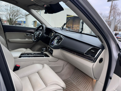 Volvo XC90 VOLVO XC90 AWD LEDER 360 KAMERA PANO AHK 7 SITZE SOUND HEAD UP