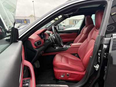Maserati Levante MODENA Q4 / CAMERA 360/ ACC/ PANORAMA/