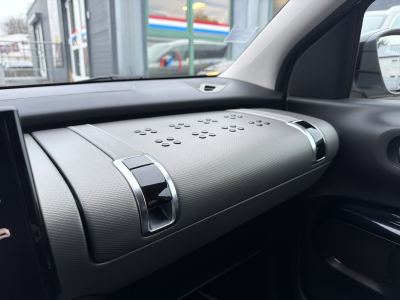 Citroën C4 Cactus 1.2 SHINE 110CV MANU